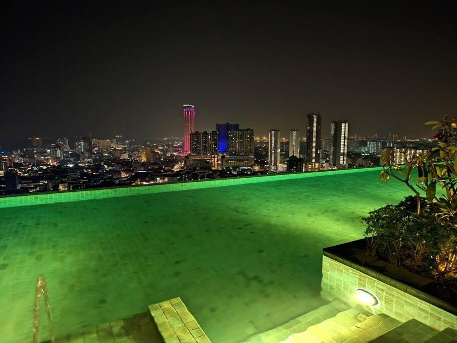 Infinity Pool 2Br Suite 7Pax @Beacon @Georgetown מראה חיצוני תמונה
